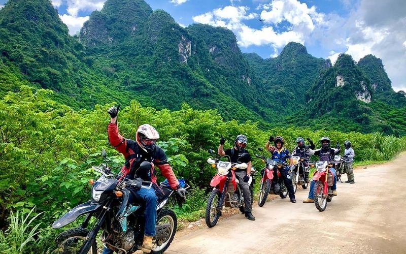 Vì sao khách nước ngoài thích tour xe máy tại Việt Nam?